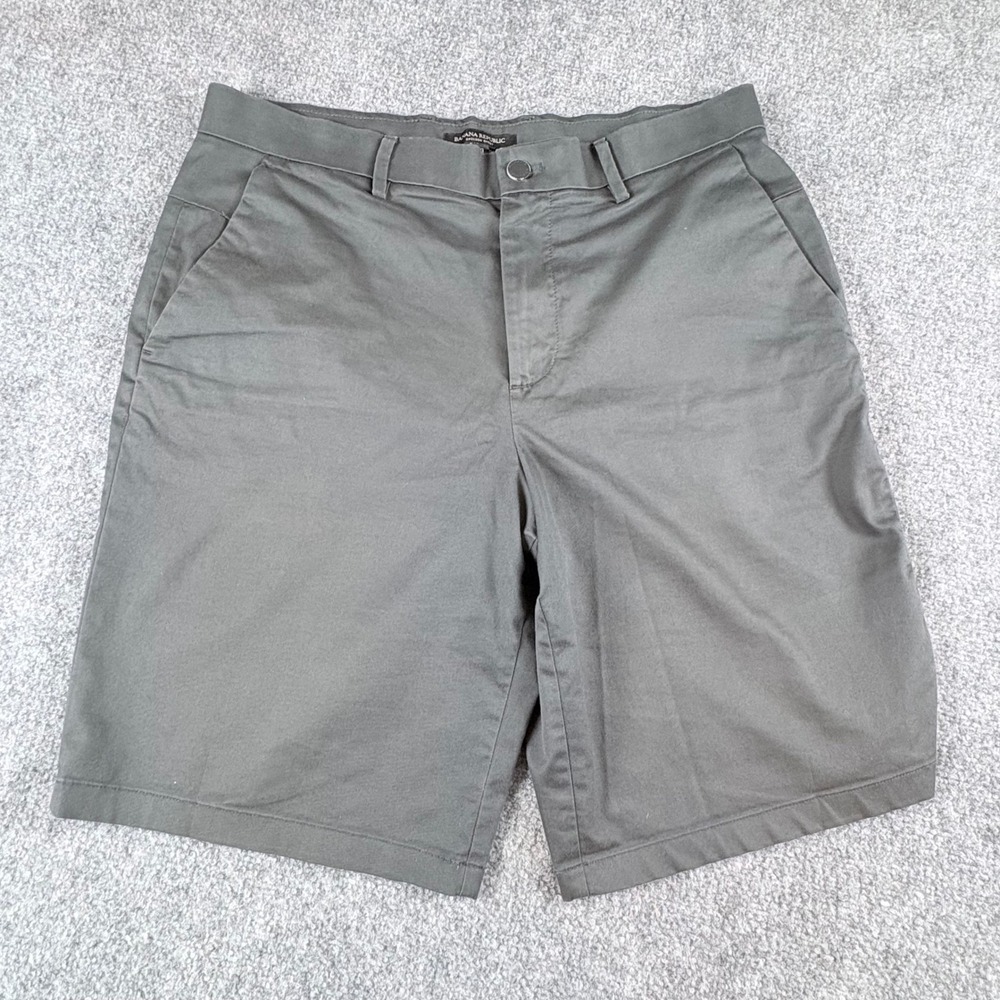Banana Republic Emerson Shorts Mens 33 Gray Chino Preppy Golf Classic Coastal